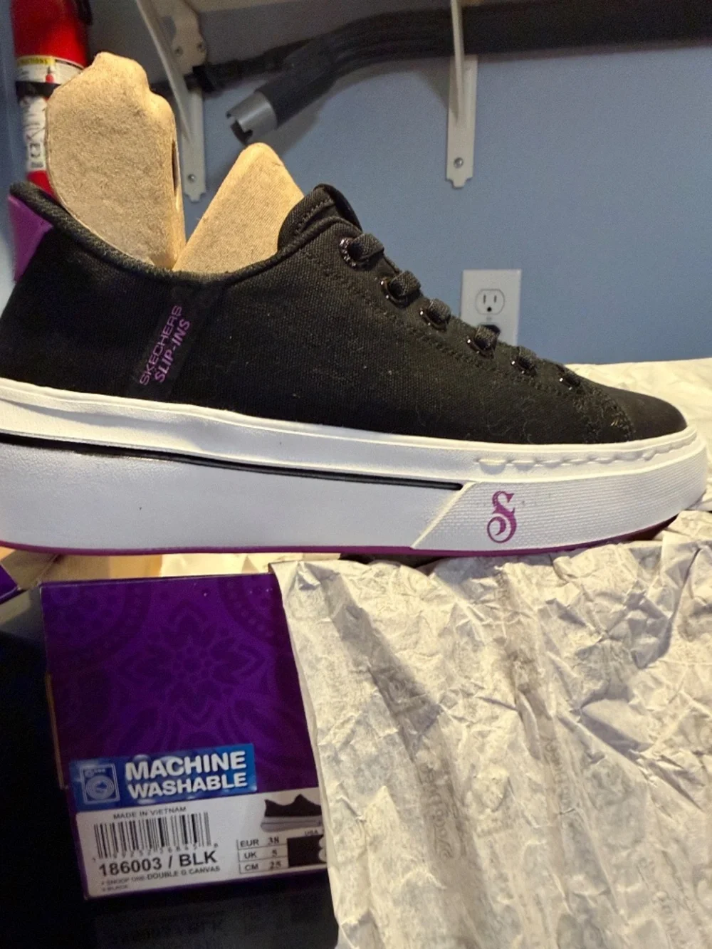 Skechers worn once